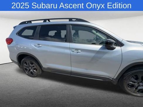 Used 2025 Subaru Ascent Onyx Edition w/ Onyx Package AWD/4WD image 10