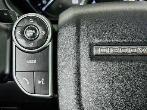 Used 2017 Land Rover Discovery First Edition AWD/4WD image 11
