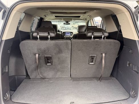 Used 2019 GMC Acadia Denali w/ Technology Package AWD/4WD image 10