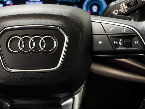 Used 2021 Audi Q8 Premium Plus w/ Premium Plus Package AWD/4WD image 18