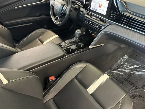 Used 2025 Toyota Camry SE FWD image 19