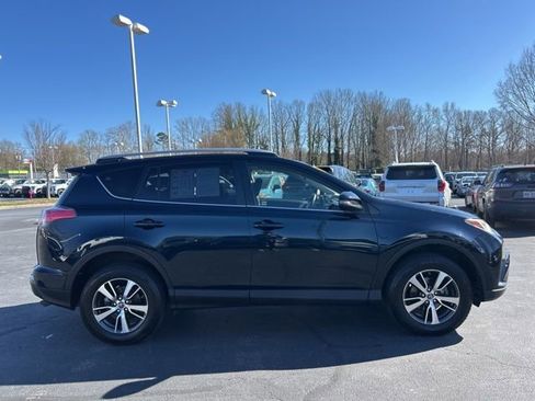 Used 2018 Toyota RAV4 XLE image 4