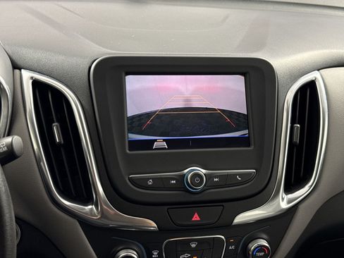 Used 2021 Chevrolet Equinox LS FWD image 19