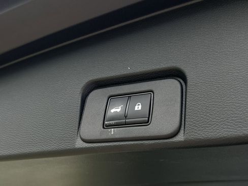 Certified 2025 Nissan Rogue SL image 25