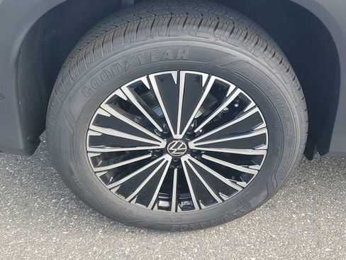 New 2026 Volkswagen Tiguan S FWD image 5