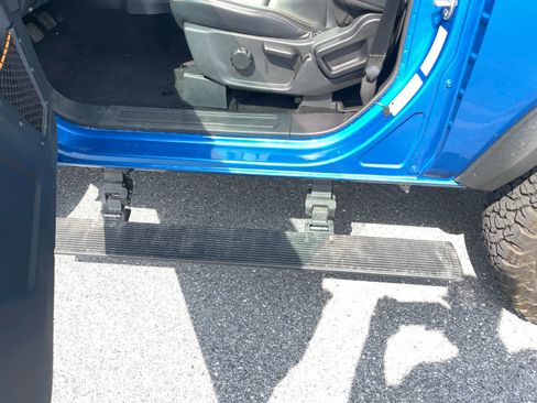 Used 2022 Ford Bronco Badlands image 10