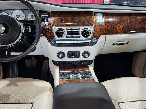 Used 2013 Rolls-Royce Ghost RWD image 32