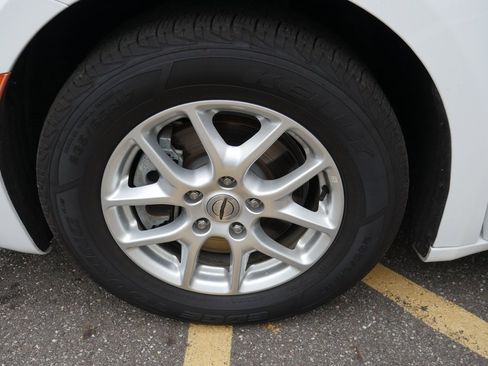 Used 2022 Chrysler Pacifica Touring-L image 31