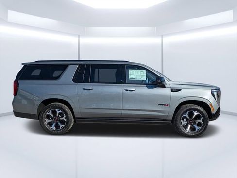 New 2026 GMC Yukon XL AT4 Ultimate w/ LPO, Illumination Package AWD/4WD image 2