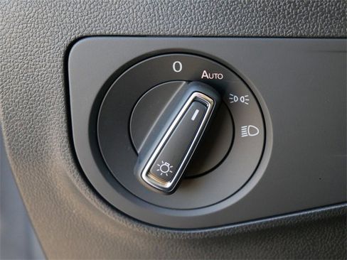 Certified 2024 Volkswagen Tiguan SE R-Line image 24