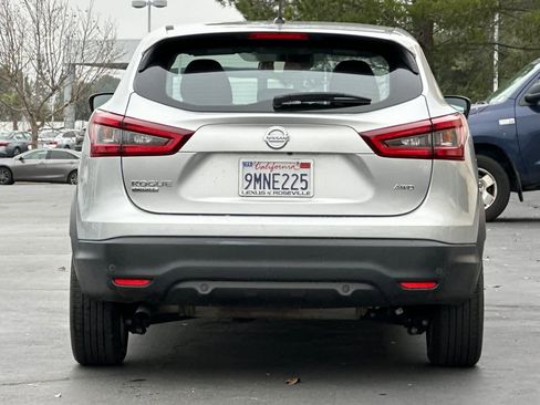 Used 2022 Nissan Rogue Sport S image 8