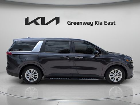 Certified 2023 Kia Carnival LX FWD image 5