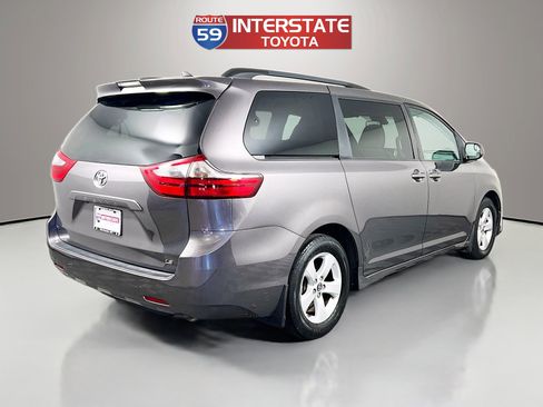 Used 2020 Toyota Sienna LE image 7