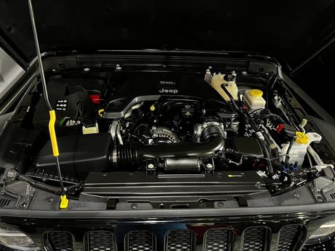 Used 2020 Jeep Wrangler Unlimited Sport AWD/4WD image 36