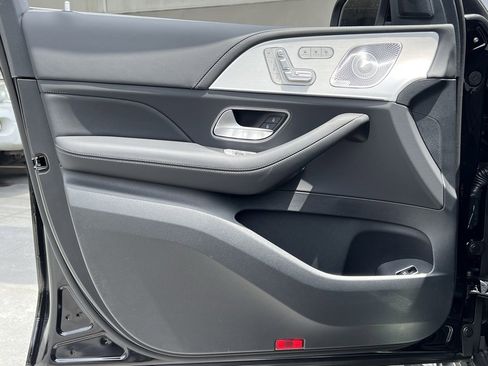 New 2025 Mercedes-Benz GLS 63 AMG 4MATIC image 18