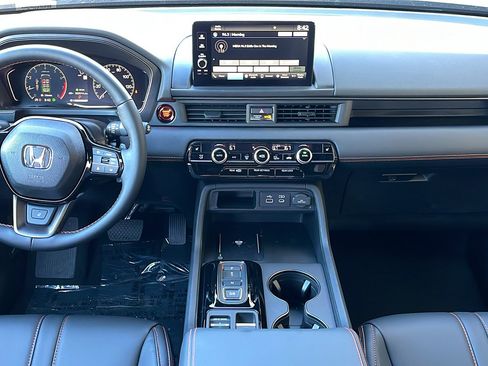 New 2025 Honda Pilot TrailSport image 17