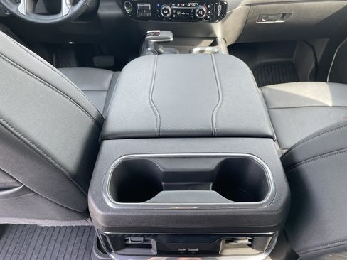 Used 2025 Chevrolet Silverado 1500 LTZ AWD/4WD image 39