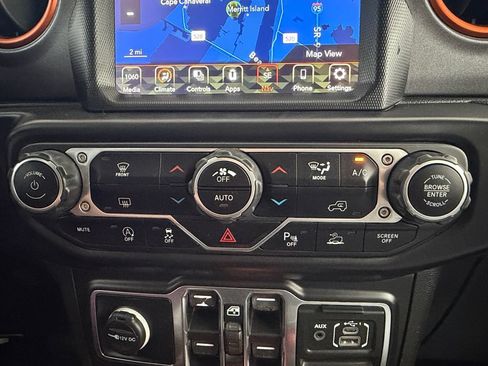 Used 2021 Jeep Gladiator Mojave AWD/4WD image 25