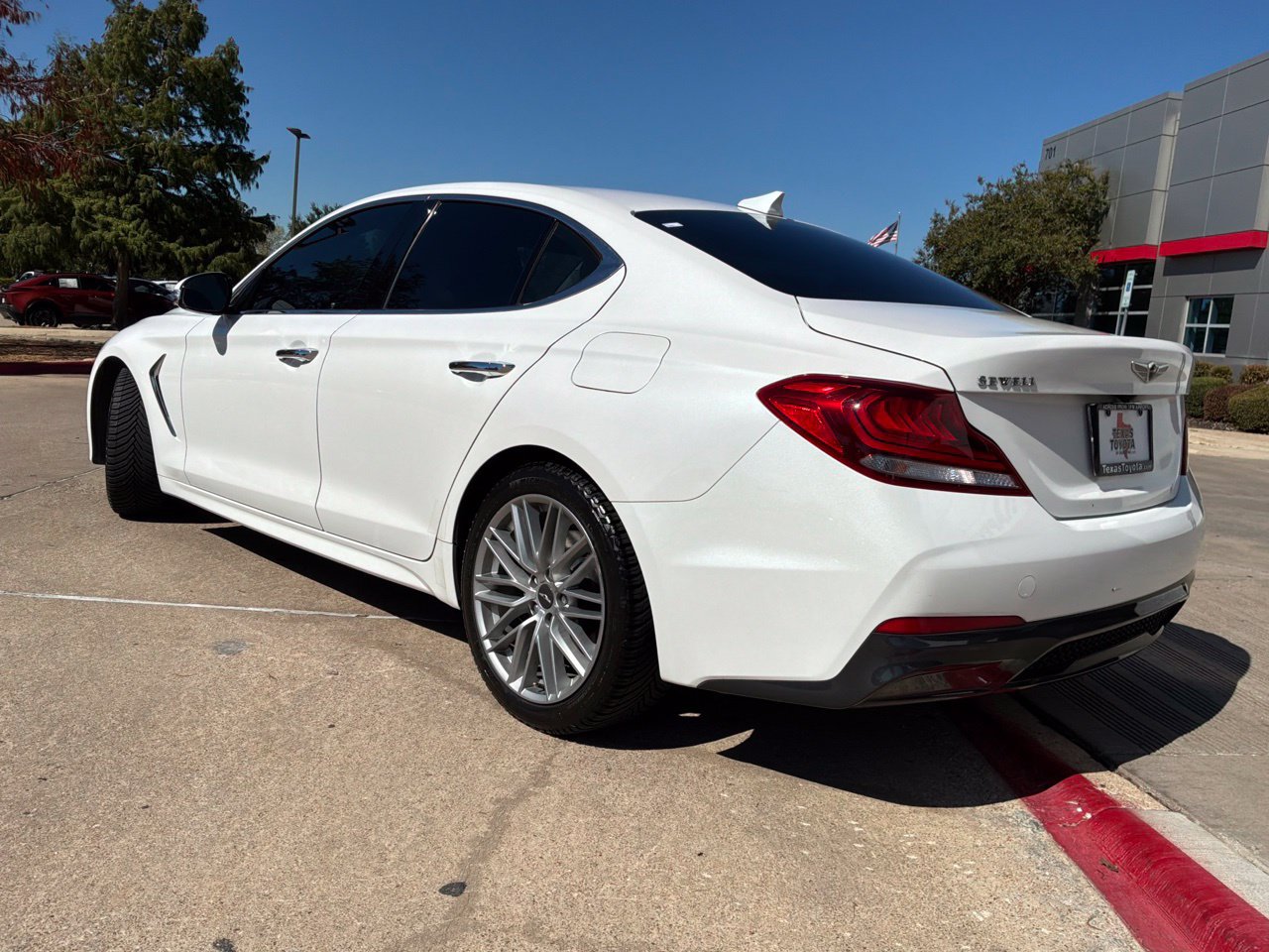Used 2021 Genesis G70 2.0T RWD image 8