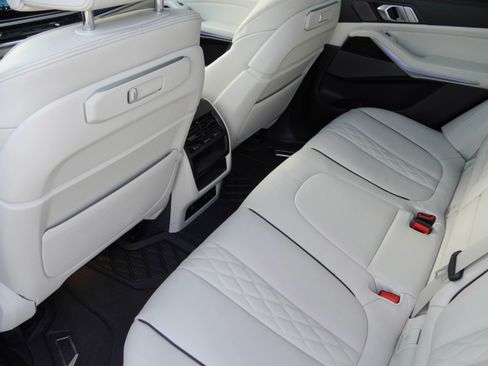 Certified 2024 BMW X5 xDrive40i w/ M Sport Package AWD/4WD image 37