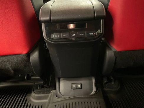 Used 2021 Toyota Highlander XSE image 35