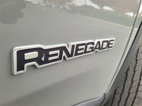 Used 2021 Jeep Renegade Latitude w/ Convenience Group image 29