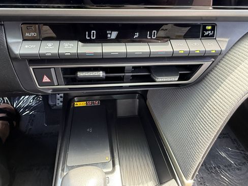 Certified 2025 Toyota Camry SE w/ Multimedia Upgrade Package FWD image 27