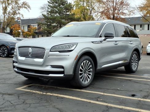 Certified 2023 Lincoln Aviator Reserve w/ Equipment Group 201A image 3