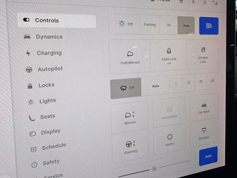 Used 2021 Tesla Model Y Long Range image 28