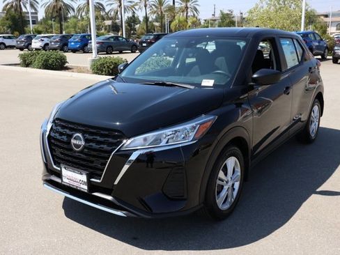 New 2025 Nissan Kicks Play S image 8