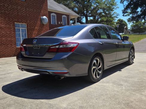 Used 2016 Honda Accord EX image 5