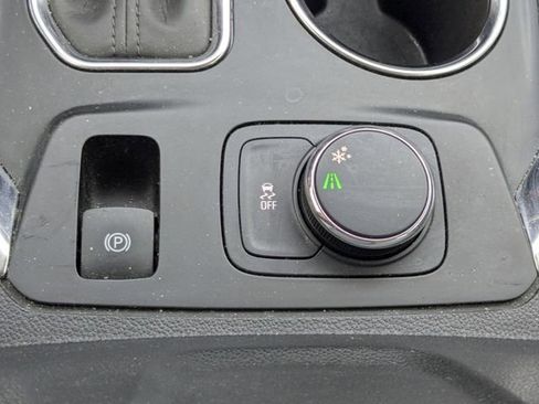 Used 2020 Chevrolet Traverse LT FWD image 31