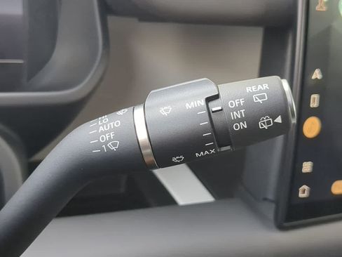 Certified 2025 Land Rover Defender 110 S AWD/4WD image 28