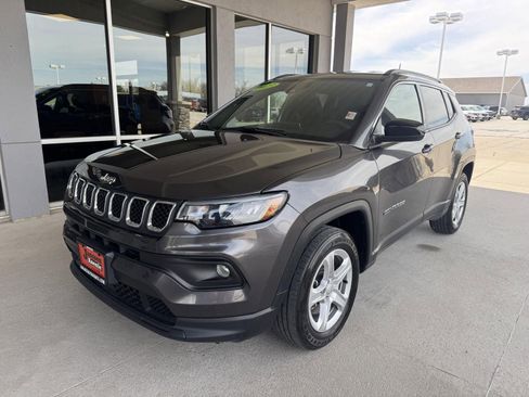 Used 2023 Jeep Compass Latitude w/ Convenience Group image 2