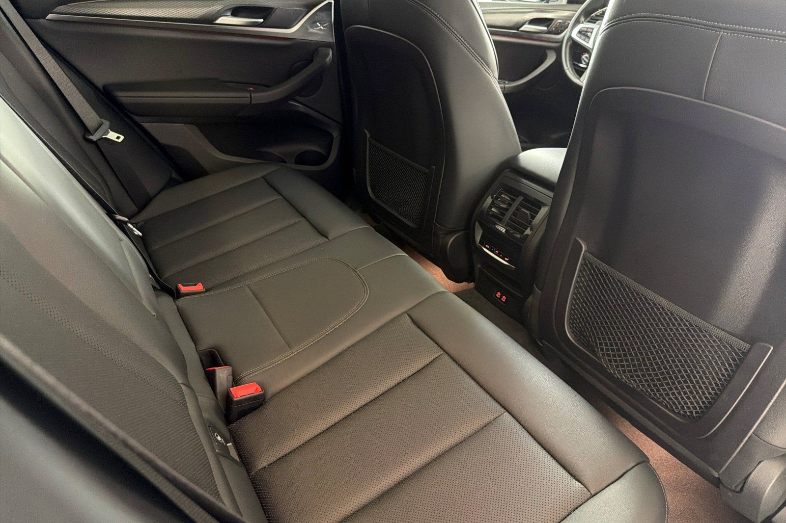 Used 2024 BMW X3 sDrive30i w/ M Sport Package RWD image 32