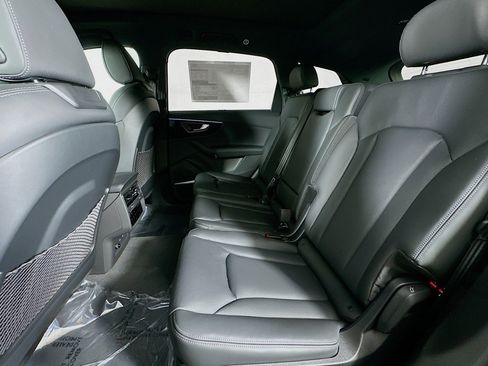 New 2025 Audi Q7 3.0T Prestige image 9