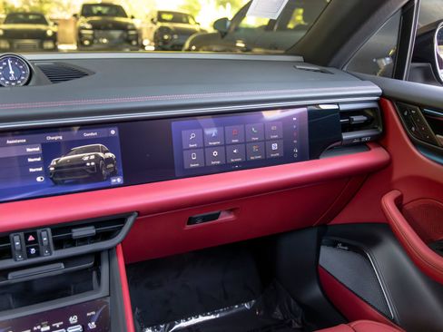 New 2026 Porsche Macan 4 Electric AWD/4WD image 45