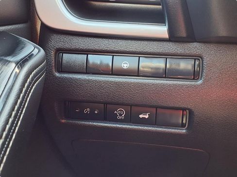 Certified 2025 Nissan Rogue SV image 17