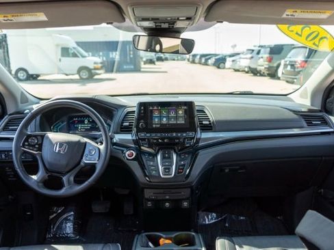 Used 2023 Honda Odyssey Elite image 13