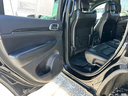 Used 2019 Jeep Grand Cherokee Limited w/ Luxury Group II AWD/4WD image 16