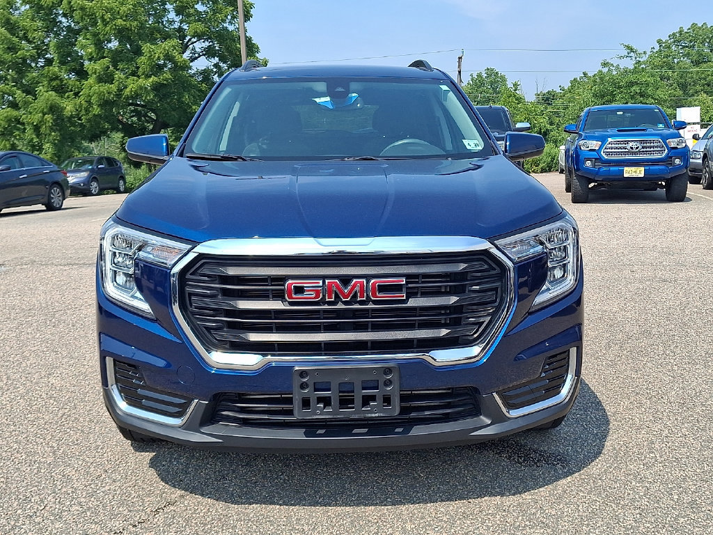 Used 2023 GMC Terrain SLE w/ Driver Convenience Package AWD/4WD image 5