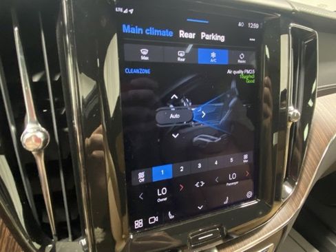 Certified 2022 Volvo XC60 B6 Inscription w/ Advanced Package image 23