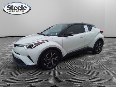 Used 2019 Toyota C-HR XLE image 1