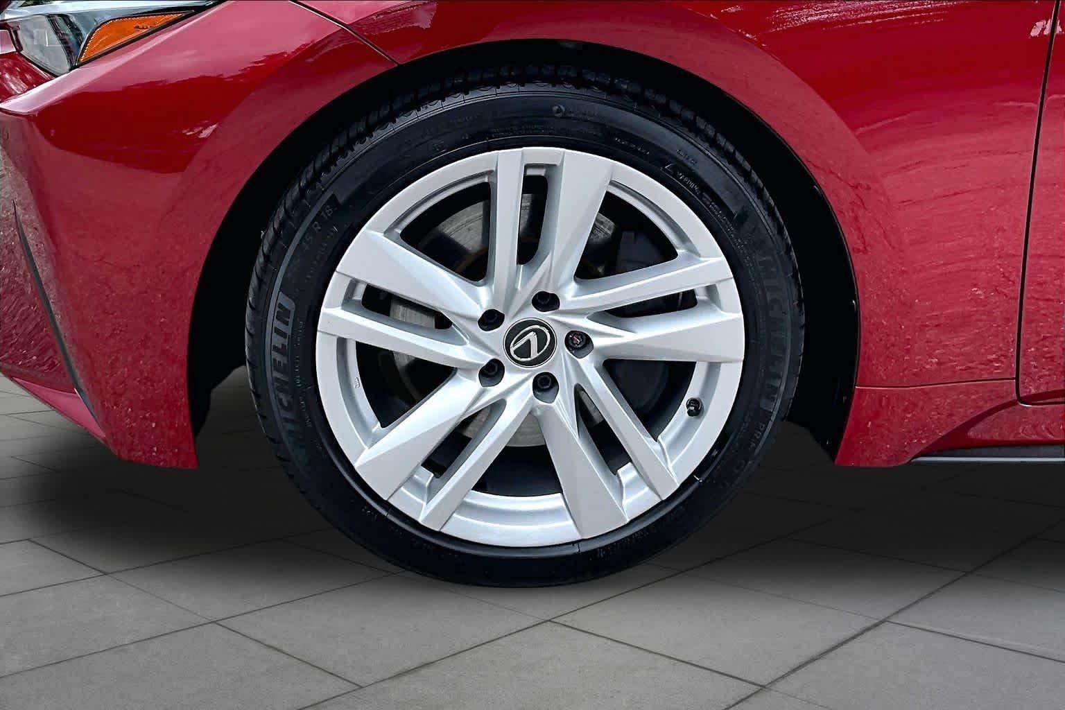 Used 2025 Lexus IS 300 w/ Comfort Package RWD image 11