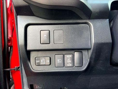 Used 2023 Toyota Tacoma TRD Off-Road w/ Technology Package AWD/4WD image 33