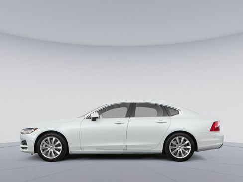 Used 2018 Volvo S90 T5 Momentum w/ Convenience Package FWD image 2