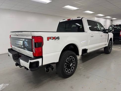 New 2026 Ford F250 Platinum w/ FX4 Off-Road Package image 6