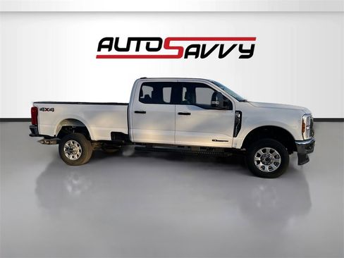 Used 2024 Ford F350 XLT image 8