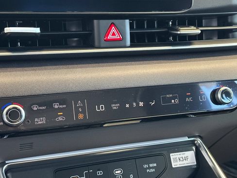 New 2026 Kia Carnival EX FWD image 21