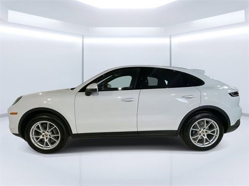 Used 2021 Porsche Macan image 7